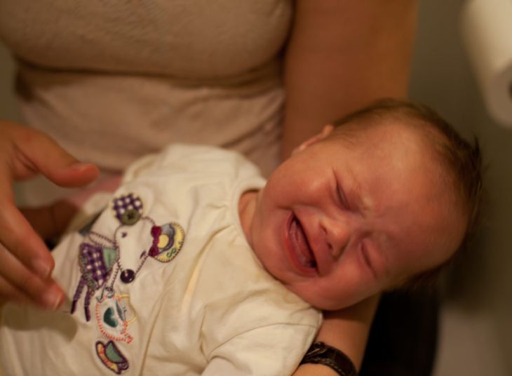 Learn how to calm your baby when she overtired