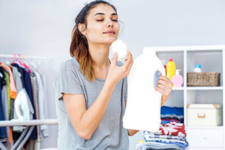 best smelling laundry detergent