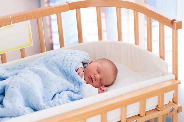 how to get baby to sleep in bassinet
